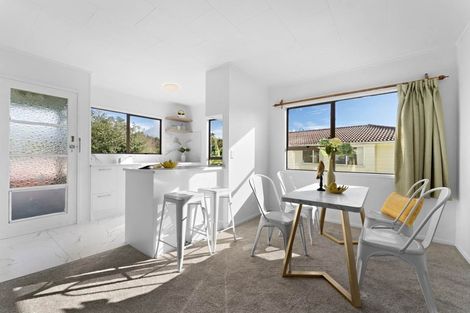 Photo of property in 34 Farwood Drive, Henderson, Auckland, 0612