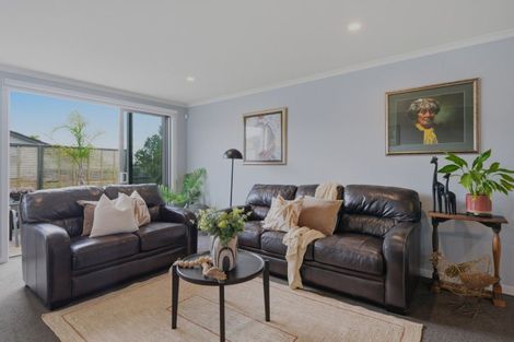 Photo of property in Waterview Estate, 28/4 Greystone Place, Omokoroa, 3114
