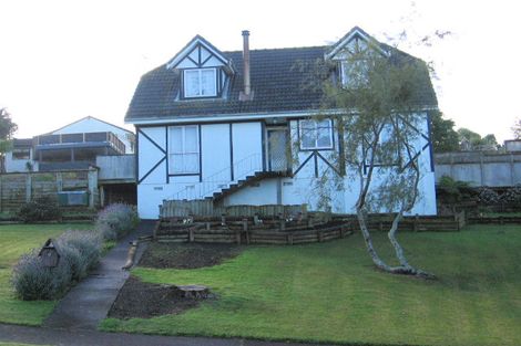 Photo of property in 9 Palmetto Place, Goodwood Heights, Auckland, 2105