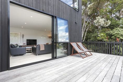 Photo of property in 102 Balmain Road, Chatswood, Auckland, 0626