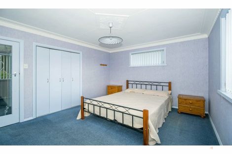 Photo of property in 1 Dixon Street, Waimate, 7924