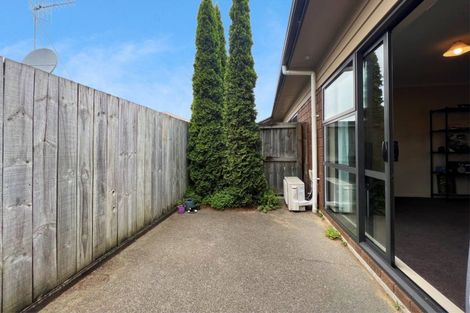 Photo of property in 2/108 Old Farm Road, Hamilton East, Hamilton, 3216