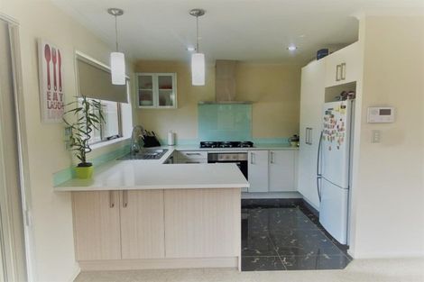 Photo of property in 106a Simpson Road, Henderson Valley, Auckland, 0614