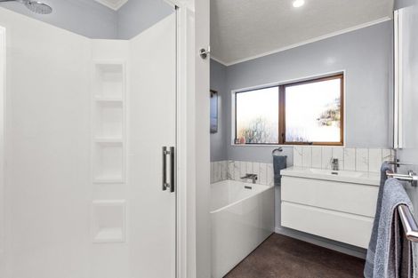 Photo of property in 21 Townshend Crescent, Greenmeadows, Napier, 4112