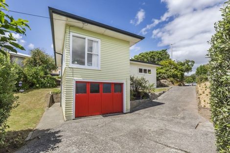Photo of property in 25 Kahu Road, Paremata, Porirua, 5024