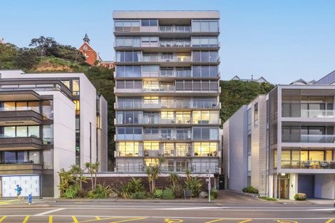 Photo of property in Dorchester Apartments, 144 Oriental Parade, Oriental Bay, Wellington, 6011