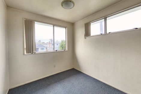 Photo of property in 5 Alan Avenue, Henderson, Auckland, 0610