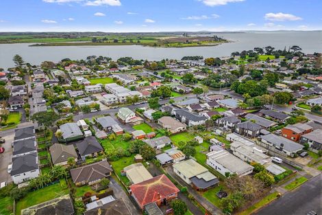 Photo of property in 2/13 Greers Road, Weymouth, Auckland, 2103