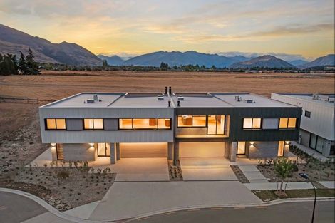 Photo of property in 27 Rubus Street, Wanaka, 9382