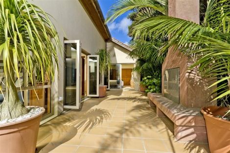 Photo of property in 70 Cliff Road, Torbay, Auckland, 0630