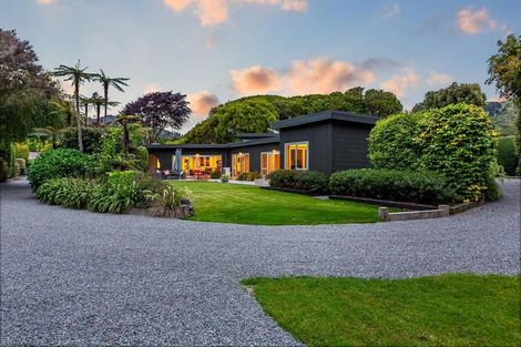 Photo of property in 19 Fleetwood Grove, Waikanae, 5036