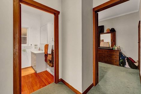 Photo of property in 45 Mangorei Road, Strandon, New Plymouth, 4312