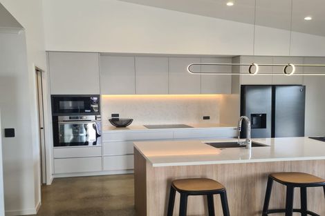 Photo of property in 100 Metoriti Crescent, Karaka, 2124