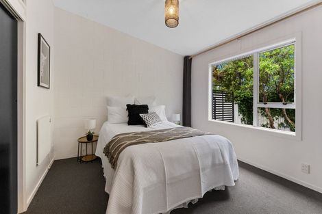 Photo of property in 30b Huntingdon Street, Northland, Wellington, 6012