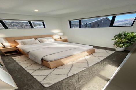 Photo of property in 16 Grain Close, Jacks Point, 9371