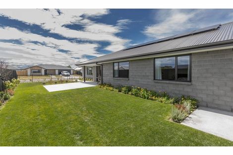 Photo of property in 3 Mccahon Drive, Rangiora, 7400