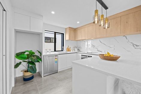 Photo of property in 3/6 Robertson Road, Ranui, Auckland, 0612