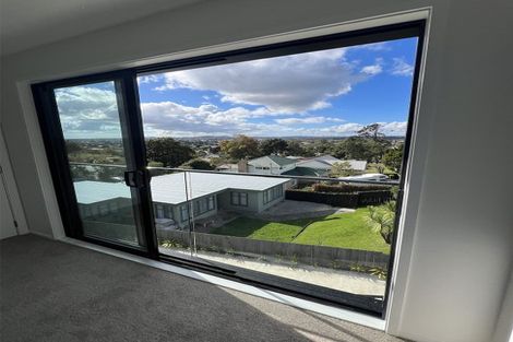 Photo of property in 5/14 Roland Hill, Glen Eden, Auckland, 0602