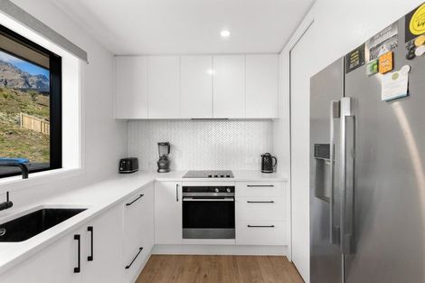 Photo of property in 31 Muster Road, Jacks Point, 9371