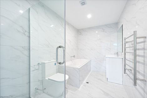 Photo of property in 64a Sungrove Rise, Sunnyvale, Auckland, 0612