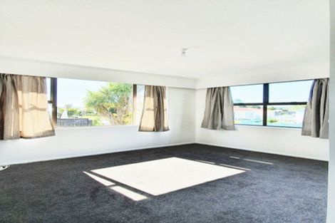 Photo of property in 19 Glen Norman Avenue, Henderson, Auckland, 0610