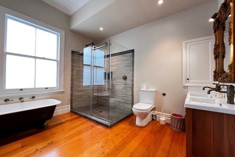 Photo of property in 25 Shoal Bay Road, Devonport, Auckland, 0624