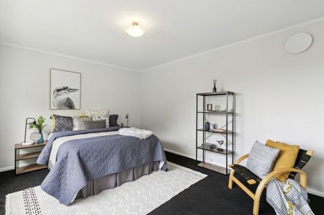 Photo of property in 13 Lomond Street, Newlands, Wellington, 6037