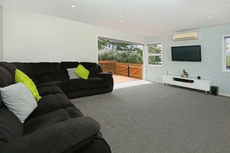 Photo of property in 124 Flanshaw Road, Te Atatu South, Auckland, 0610