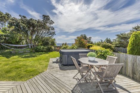 Photo of property in 72 Beacon Hill Road, Strathmore Park, Wellington, 6022