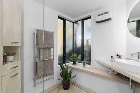 Photo of property in 12-12a Maungaraki Road, Korokoro, Lower Hutt, 5012