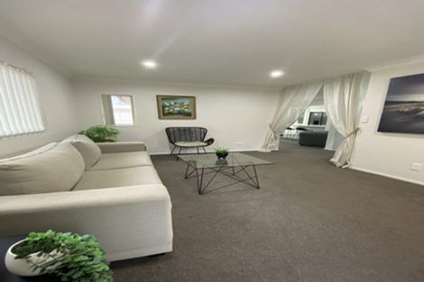 Photo of property in 40 Baverstock Road, Flat Bush, Auckland, 2016
