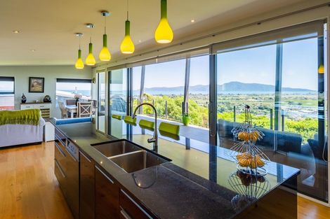 Photo of property in 7 Ocean Vista Lane, Paraparaumu, 5032