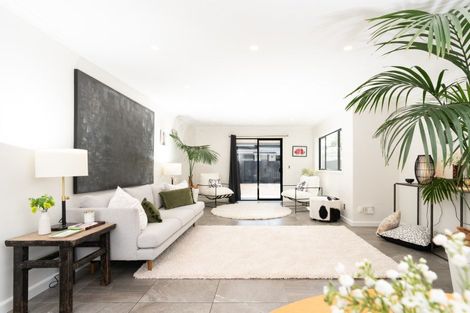 Photo of property in 22a Stone Street, Miramar, Wellington, 6022