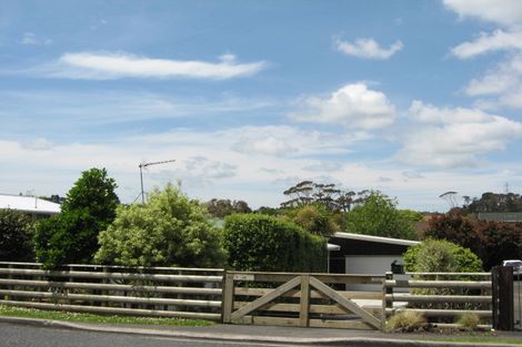 Photo of property in 32 Matua Road, Huapai, Kumeu, 0810