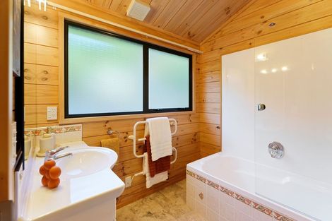 Photo of property in 53d Kotare Street, Waikanae, 5036