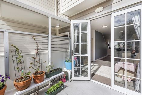 Photo of property in 33 Little George Street, Thorndon, Wellington, 6011