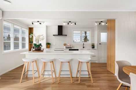 Photo of property in 2/38 Edwards Avenue, Henderson, Auckland, 0610