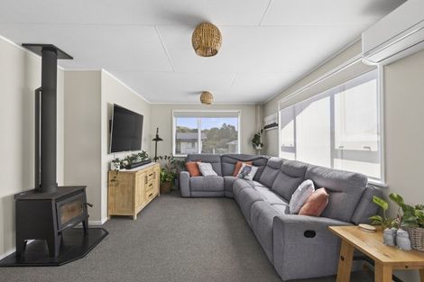 Photo of property in 19 Grenville Street, Marfell, New Plymouth, 4310