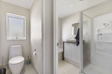 Photo of property in 25 Rosemead Place, Randwick Park, Auckland, 2105