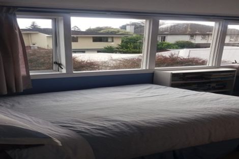 Photo of property in 37 Pukatea Street, Eastbourne, Lower Hutt, 5013