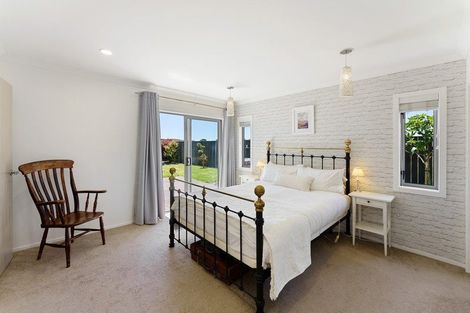 Photo of property in 35 Simpson Crescent, Raumati Beach, Paraparaumu, 5032