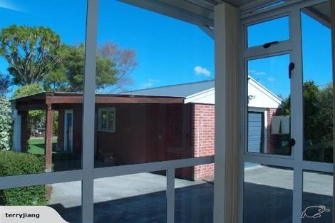 Photo of property in 21 Beatrice Place, Avonhead, Christchurch, 8042