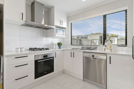 Photo of property in 23b Poruru Close, Papakura, 2110