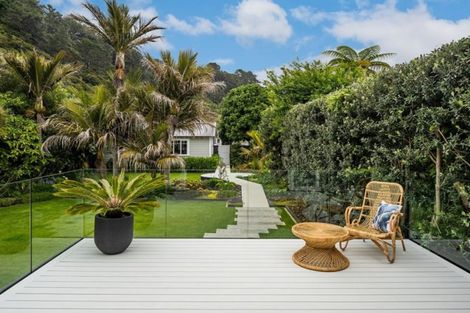 Photo of property in 15 Nikau Street, Eastbourne, Lower Hutt, 5013