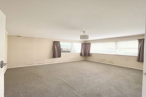 Photo of property in 11 Chequers Avenue, Glenfield, Auckland, 0629