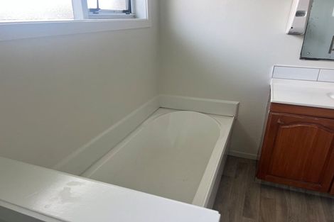 Photo of property in 71a Great South Road, Manurewa, Auckland, 2102