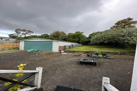 Photo of property in 6 Arahoe Road, New Lynn, Auckland, 0600