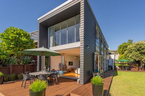 Photo of property in 18 Pine Grove, Tairua, 3508