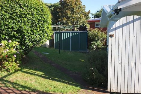 Photo of property in 20 Brunton Place, Glenfield, Auckland, 0629