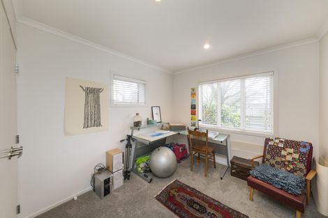 Photo of property in 48a Churchill Avenue, Hokowhitu, Palmerston North, 4410